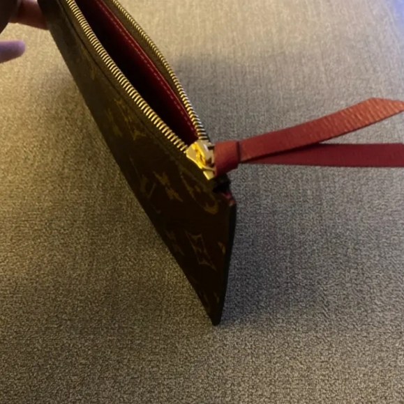 Louis Vuitton Leather Clutch/Pouch Bag - Picture 9 of 9